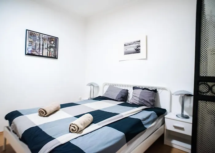 Apartment At The Deak Ferenc Ter
