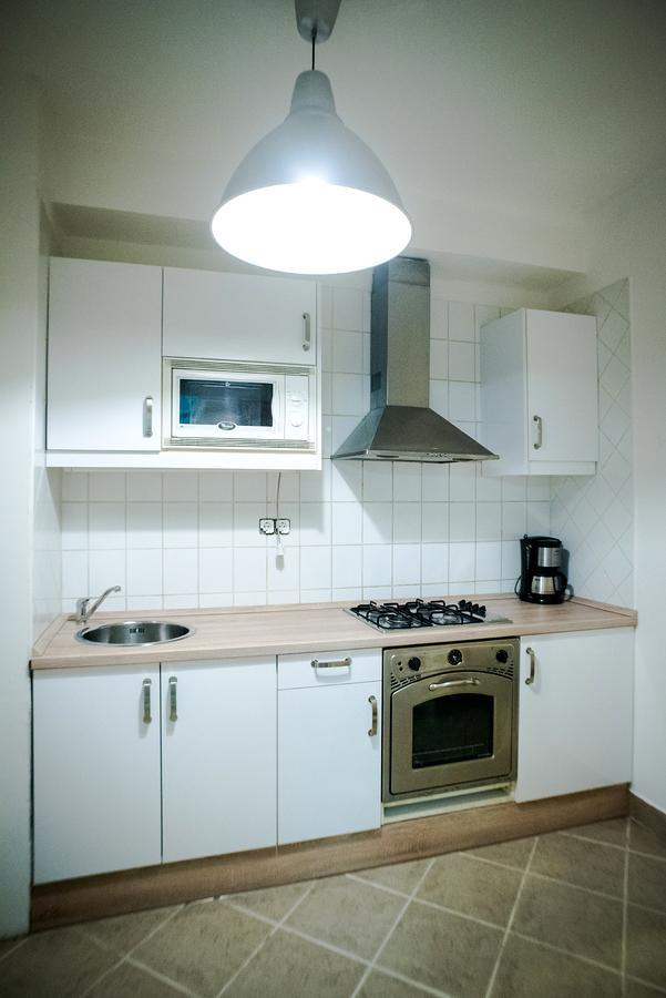 At The Deak Ferenc Ter Appartement