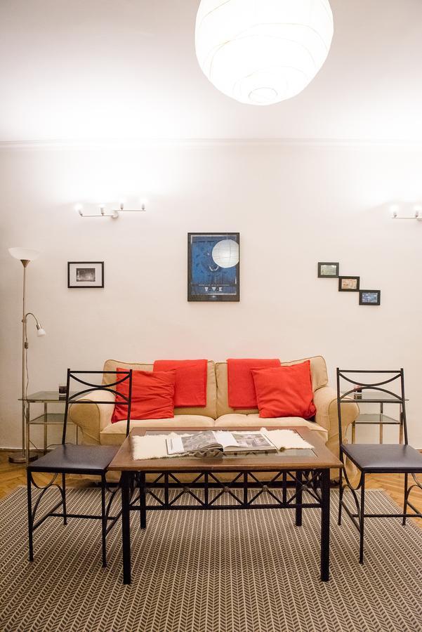 Appartement At The Deak Ferenc Ter Boedapest