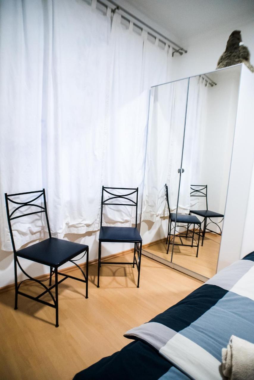 At The Deak Ferenc Ter Appartement